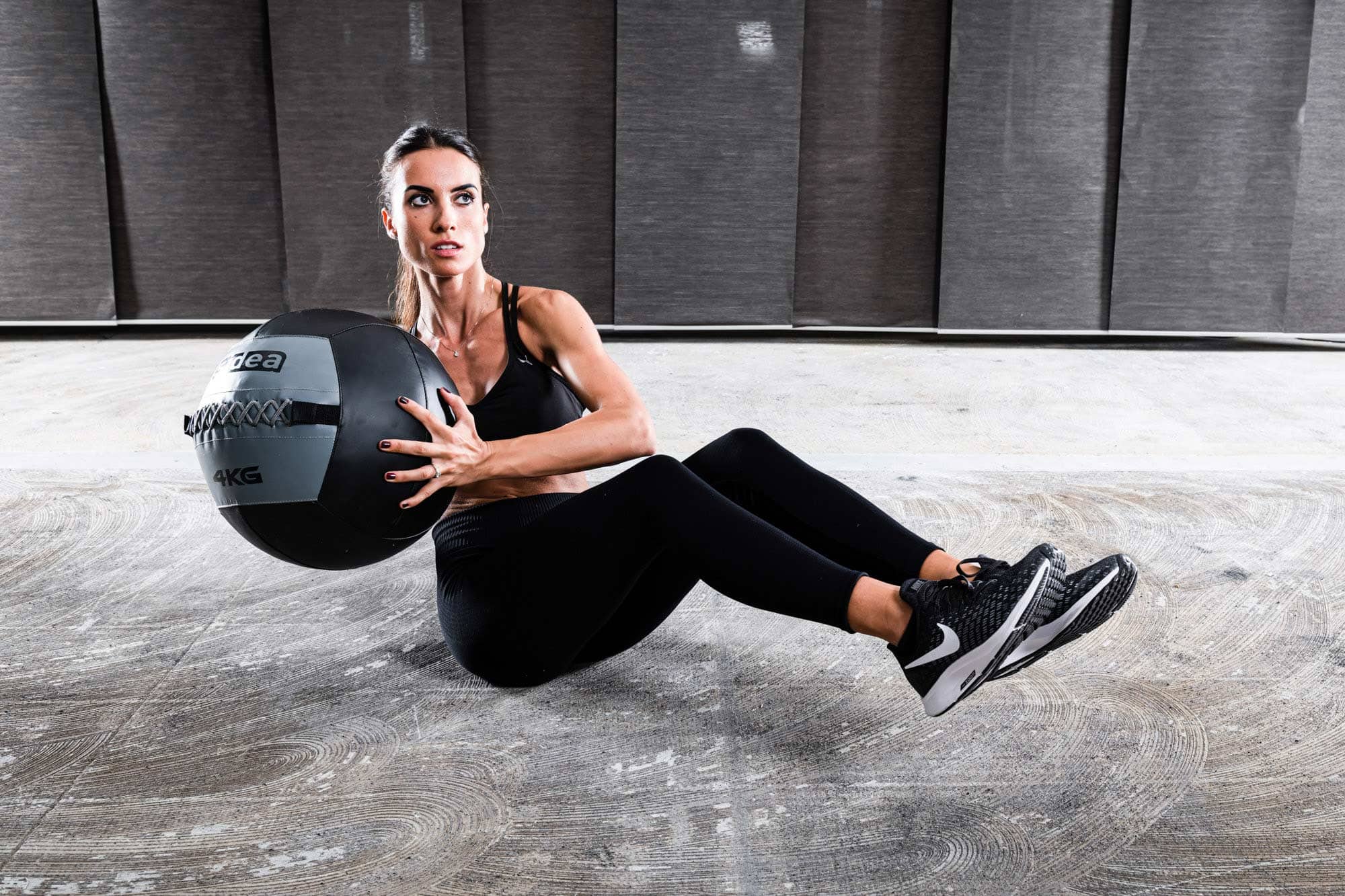 medicine-ball-medicine-ball-giant-wall-ball-sidea