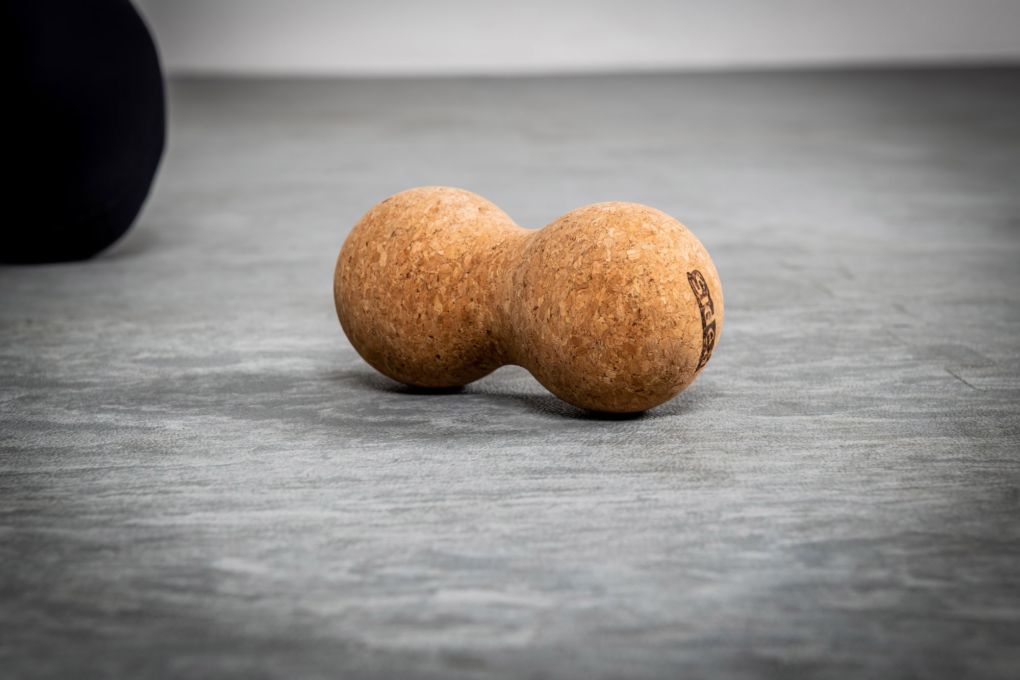 0282 Boule de liège en forme de cacahuète