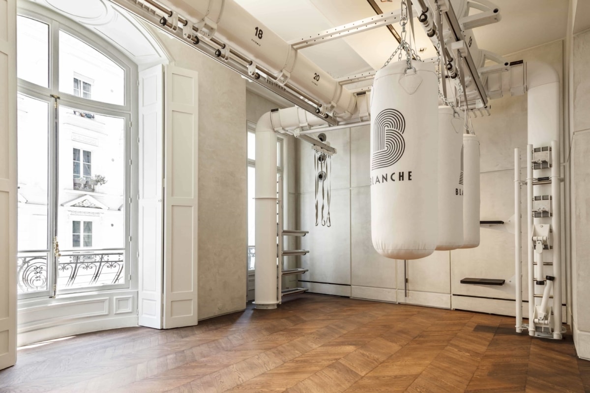 blanche-paris-outrace