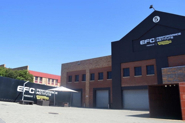 efc-performance-institute-fighter-outrace-1