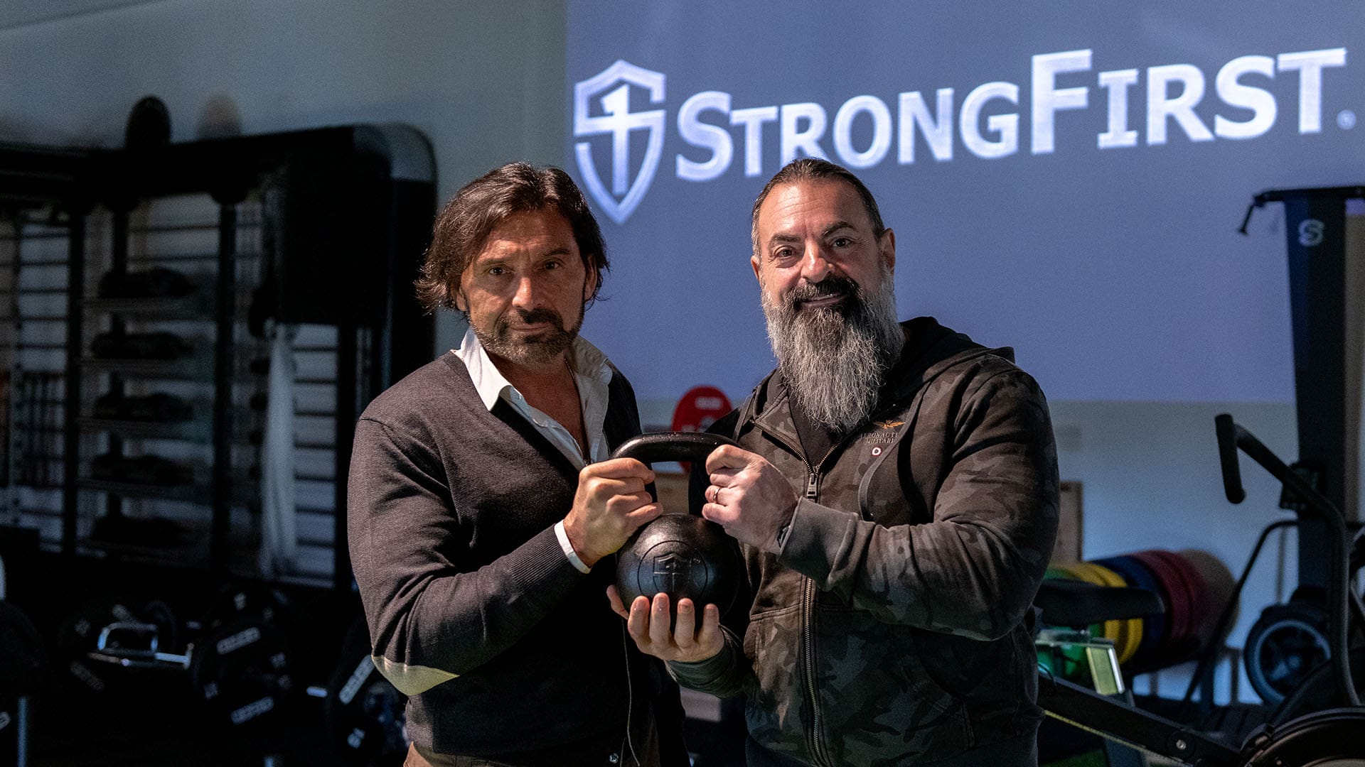 andrea e fabio in showroom