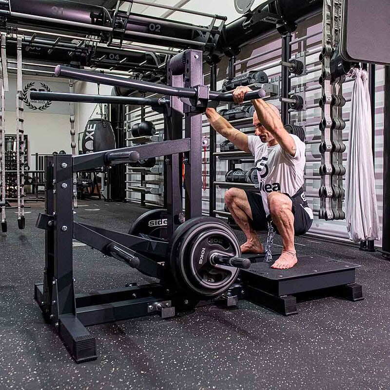9124 Belt Squat Machine