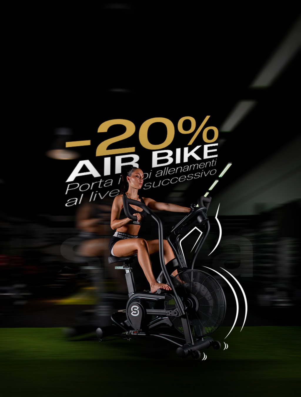 Eine Frau, die im Fitnessstudio ein professionelles Heimtrainer-Gerät benutzt, mit 20% Rabatt auf Fitnessgeräte.